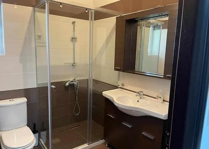 Jonas Apartmán Gjirokastër